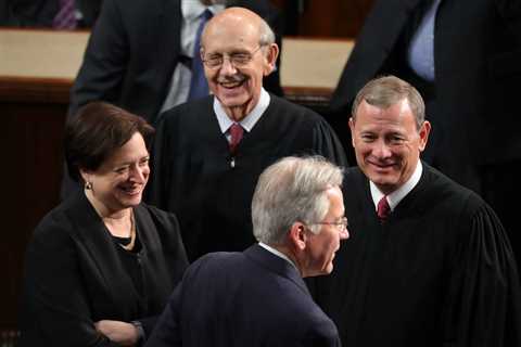 Supreme Court Justice Breyer to step down ⋆