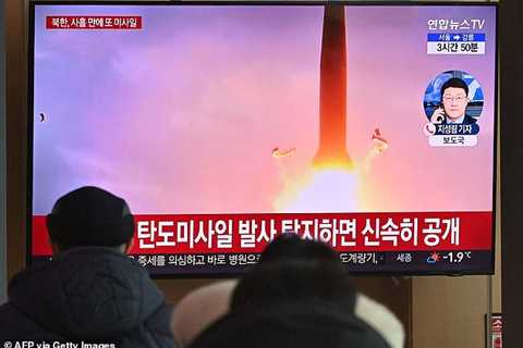 Nordkorea startet eine Langstreckenrakete, die Guam treffen kann