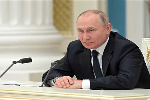 Putin ‘weaponises Facebook in bid to win propaganda war’ over Ukraine