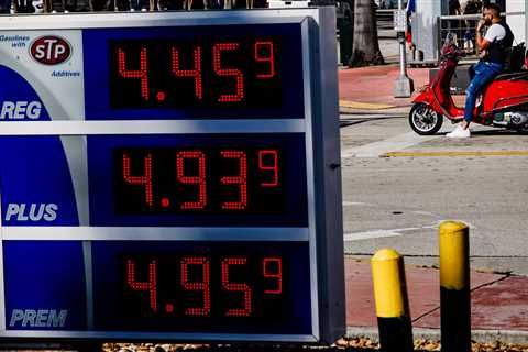 U.S. Weighs Russian Oil Ban as Gas Prices Surge and Ukraine War Grows