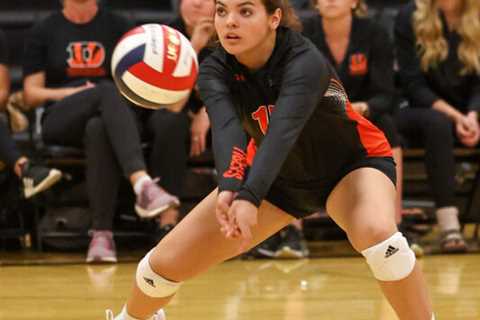 Tigers survive five-set affair against Reed