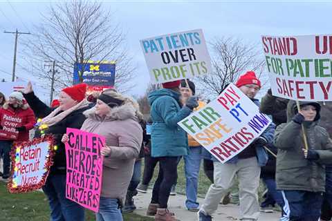 Amid burnout and exhaustion, nurses at two mid-Michigan hospitals OK new contracts  ⋆