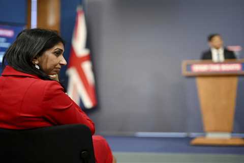 Suella Braverman insists new migrant plan to stop small boats does ‘NOT break’ law and says..