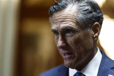 Romney attacks prosecutor in Trump criminal case — RT World News