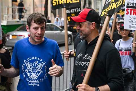 Movie and TV Stars Join Hollywood Picket Line – WISH-TV |  Indianapolis News |  Indiana weather