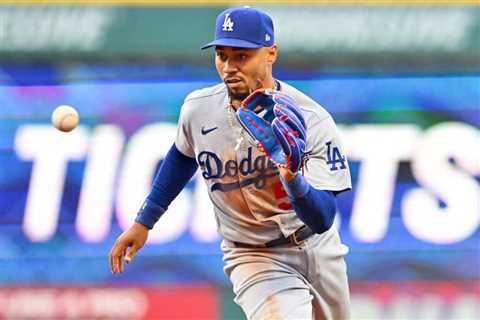 Dodgers Take Home 2 Key Awards After Dominant August