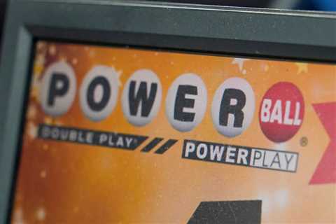 Powerball: Jackpot rises to $1.04 billion after another drawing without a big winner
