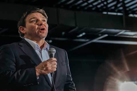 DeSantis returns to his comfort zone