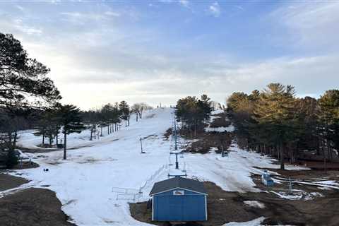 Warm winters a wet blanket for small ski slopes in northern Michigan  ⋆