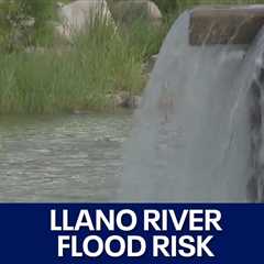 Flooding threat as Llano River reaches moderate flood levels | FOX 7 Austin