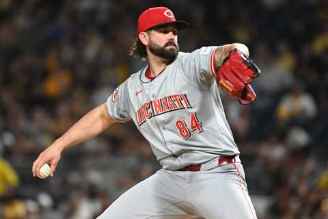 Casey Kelly Signed by Diamondbacks for Minor League Contract
