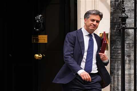 Examining Ed Miliband's Energy Strategy: Balancing Green Goals and Household Heating Concerns