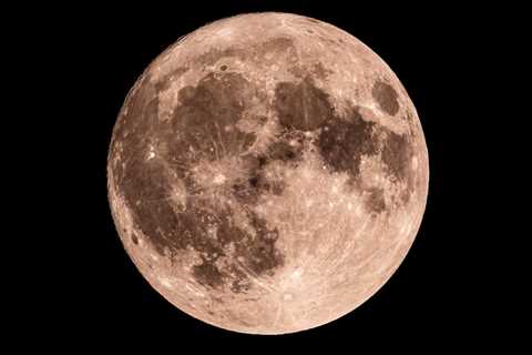 Moon Phase Today: What to Expect on August 9, 2025