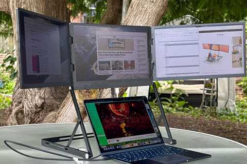 Three Massive Monitors for Your Laptop: A Design Dilemma