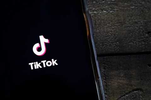 US TikTok Deal Approved by Trump Amidst China’s Considerations