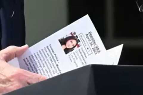 Joe Biden Note Card Scandal Resurfaces – Scripted Questions From Reporters, Reminders on Faces and..