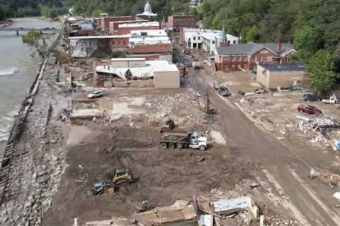 Journalist Exposes More Proof That FEMA Workers Collected Information About Politics of Disaster..